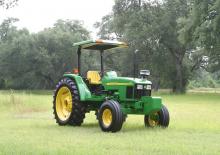 Traktory z napędem 2WD John Deere 5615 F Std