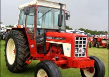 Traktory z napędem 2WD International Harvester 674