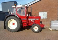 Traktory z napędem 2WD International Harvester 743