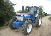 Traktory z napędem 2WD Ford-NH 8210