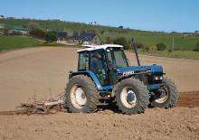 Traktory z napędem 2WD Ford-NH 8340