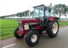 Traktory z napędem 2WD International Harvester 844