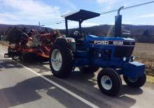 Traktory z napędem 2WD Ford-NH 8530