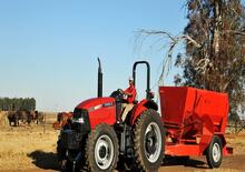 Traktory z napędem 2WD Case IH Farmall 140A