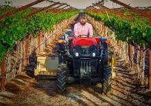 Traktory z napędem 2WD Case IH Farmall 90N