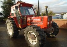 Traktory z napędem 4WD New Holland 100-90 DT