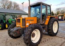 Traktory z napędem 4WD Renault 103-54
