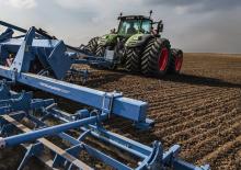 Traktory z napędem 4WD Fendt 1046 Vario PowerPlus