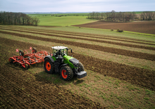 Traktory z napędem 4WD Fendt 1046 Vario Profi+