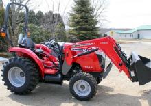 Traktory z napędem 4WD Massey Ferguson 1734E