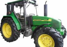 Traktory z napędem 4WD John Deere 3310 Std
