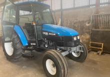 Traktory z napędem 4WD Ford-NH 4835 A Shuttle