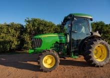 Traktory z napędem 4WD John Deere 5080EN