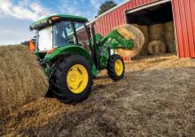 Traktory z napędem 4WD John Deere 5090E 