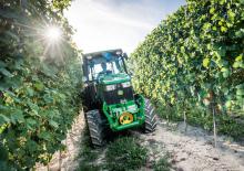 Traktory z napędem 4WD John Deere 5105GN