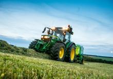 Traktory z napędem 4WD John Deere 5125R