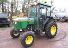 Traktory z napędem 4WD John Deere 5300 AN