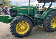 Traktory z napędem 4WD John Deere 5725HC