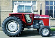 Traktory z napędem 4WD Massey Ferguson 590