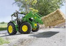 Traktory z napędem 4WD John Deere 6110R
