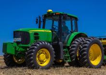 Traktory z napędem 4WD John Deere 6150J