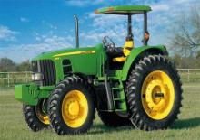 Traktory z napędem 4WD John Deere 6155J