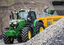 Traktory z napędem 4WD John Deere 6195M 