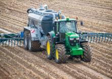 Traktory z napędem 4WD John Deere 6195M