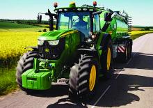 Traktory z napędem 4WD John Deere 6210 R Premium