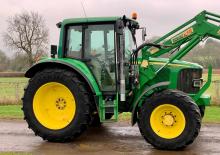 Traktory z napędem 4WD John Deere 6320 Premium Plus