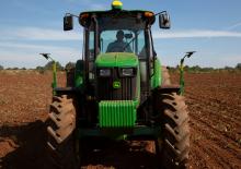 Traktory z napędem 4WD John Deere 6403