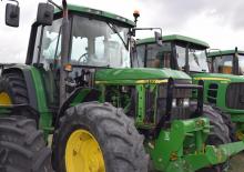 Traktory z napędem 4WD John Deere 6410 Premium