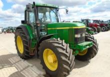 Traktory z napędem 4WD John Deere 6910