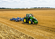 Traktory z napędem 4WD John Deere 6M 250  