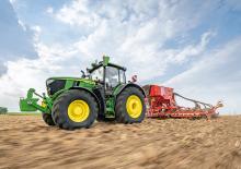 Traktory z napędem 4WD John Deere 6R 215