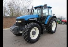 Traktory z napędem 4WD Ford-NH 8160 A Shuttle