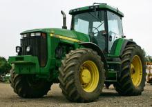 Traktory z napędem 4WD John Deere 8200