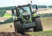 Traktory z napędem 4WD Fendt 824 Vario Power