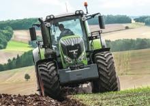 Traktory z napędem 4WD Fendt 824 Vario Profi