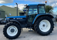 Traktory z napędem 4WD New Holland 8340