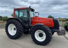 Traktory z napędem 4WD Valtra 8550 HI