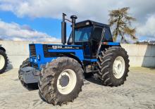 Traktory z napędem 4WD Ford-NH 8830 A Powershift