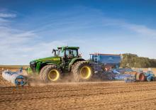 Traktory z napędem 4WD John Deere 8R 280