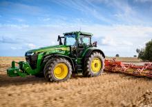 Traktory z napędem 4WD John Deere 8R 410  
