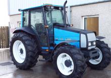 Traktory z napędem 4WD Valtra 900-4