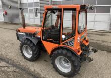 Traktory z napędem 4WD Holder A 750