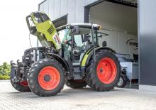 Traktory z napędem 4WD Claas Arion 420 Basic