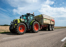 Traktory z napędem 4WD Claas Arion 440