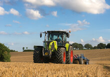 Traktory z napędem 4WD Claas Arion 630