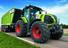 Traktory z napędem 4WD Claas Axion 830